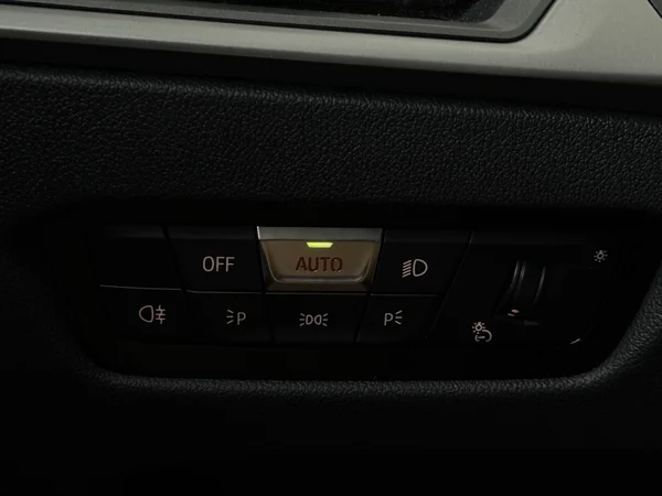 BMW 320 (2022) — foto 19 van 33