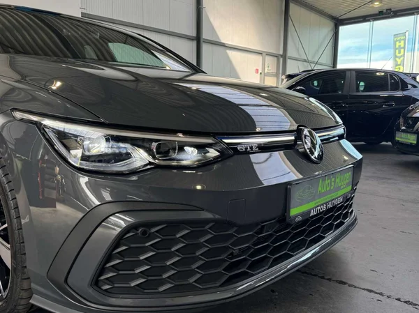 Volkswagen Golf GTE (2022) — foto 14 van 21