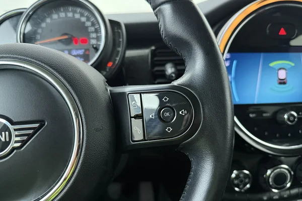 Mini Mini 5 Doors (F55 LCI II) (2021) — foto 7 van 23