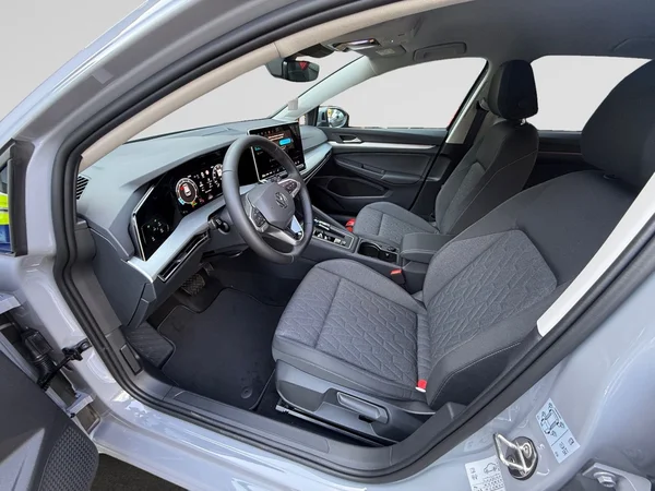 VOLKSWAGEN Golf VIII (2026) — foto 10 van 16
