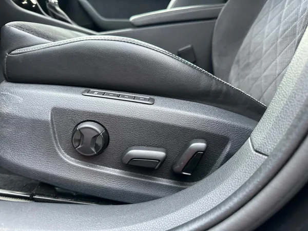 SKODA Superb Combi (2017) — foto 8 van 22