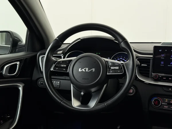 KIA Cee'd (2022) — foto 14 van 30