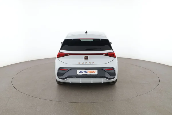 Cupra Born (2022) — foto 12 van 17