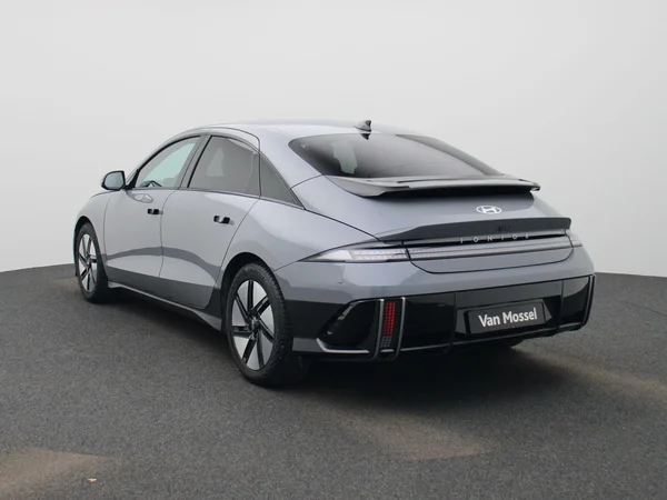 Hyundai IONIQ 6 (2024) — foto 12 van 40