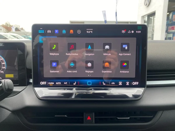 VOLKSWAGEN T-Roc (2025) — foto 10 van 14
