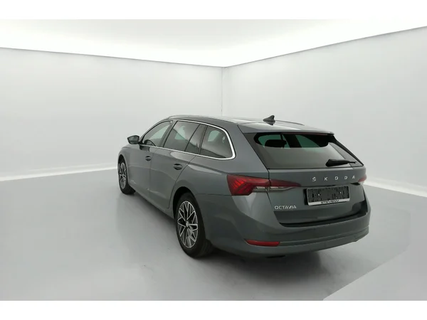 SKODA Octavia Combi (2022) — foto 36 van 36