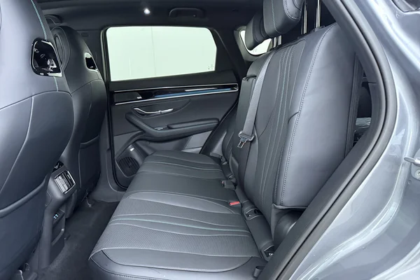 BYD Seal U PHEV (2025) — foto 11 van 12