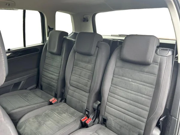VOLKSWAGEN Touran (2020) — foto 4 van 33