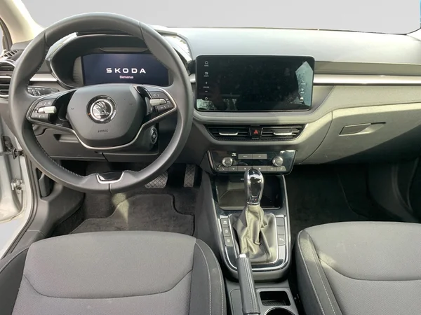 SKODA Fabia (2024) — foto 2 van 18