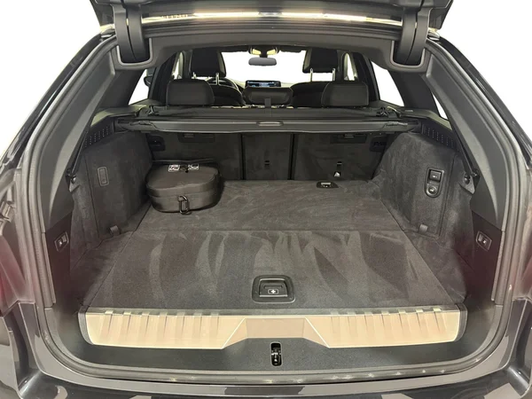 BMW 530 (2022) — foto 17 van 30