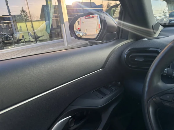 TOYOTA Yaris Cross (2024) — foto 22 van 24