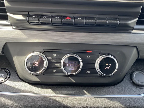 Renault Trafic (2024) — foto 10 van 20
