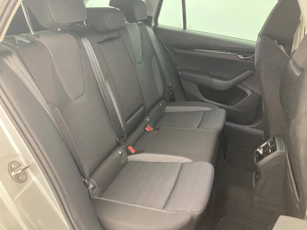 SKODA Octavia Combi (2022) — foto 27 van 36