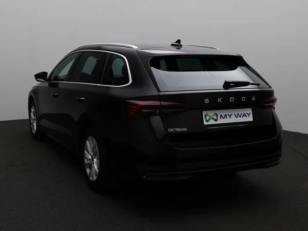 SKODA Octavia Combi (2025) — foto 23 van 23