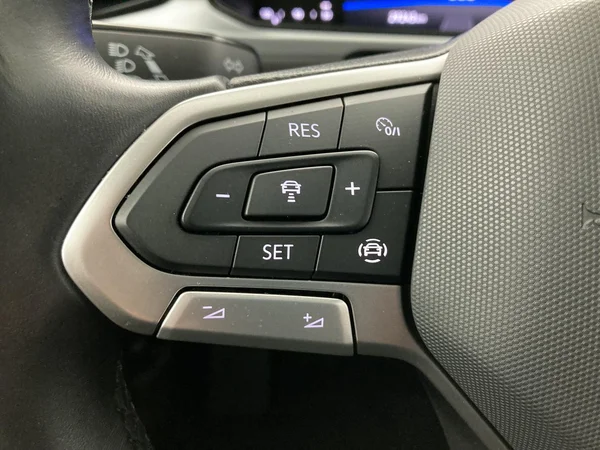 VOLKSWAGEN T-Roc (2024) — foto 35 van 36