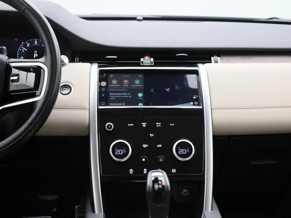 Land Rover Discovery Sport (2021) — foto 50 van 50