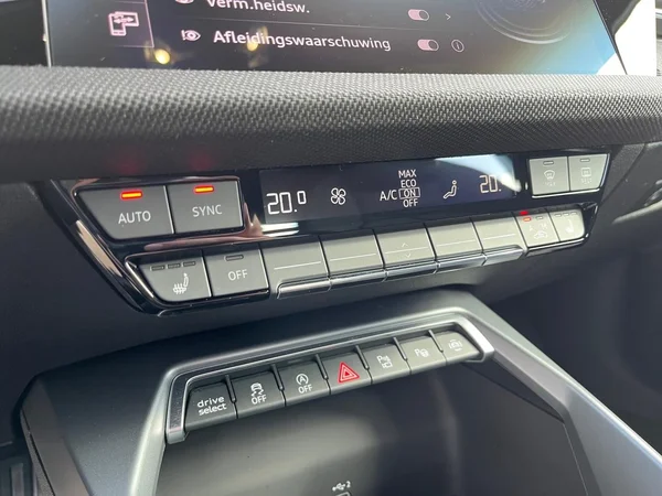 AUDI A3 Allstreet Dsl (2025) — foto 19 van 22