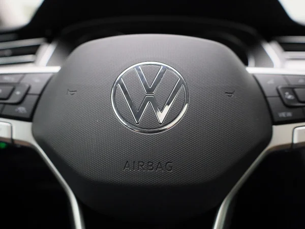 Volkswagen Passat (2022) — foto 27 van 48