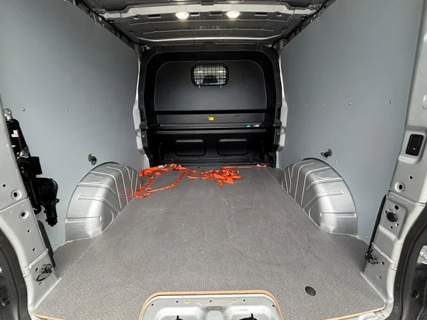 VOLKSWAGEN Transporter T7 32 Fou Lwb (2026) — foto 14 van 24