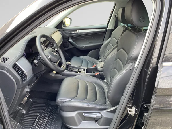 SKODA Kodiaq (2024) — foto 2 van 17