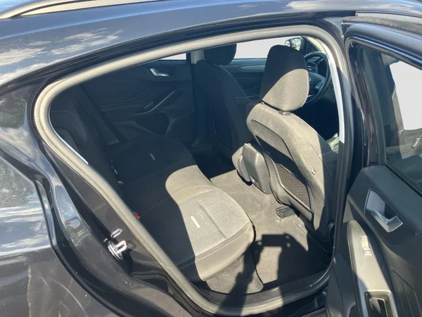 FORD Focus Active (2024) — foto 18 van 25