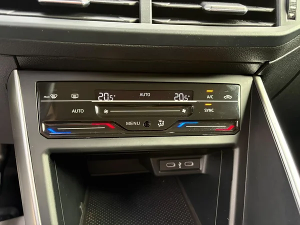 VOLKSWAGEN Polo (2024) — foto 9 van 19