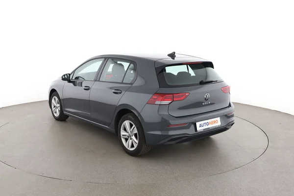 Volkswagen Golf (2021) — foto 10 van 16