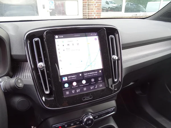 Volvo XC40 (2023) — foto 14 van 28