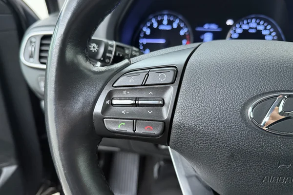 Hyundai i30 (2019) — foto 6 van 24