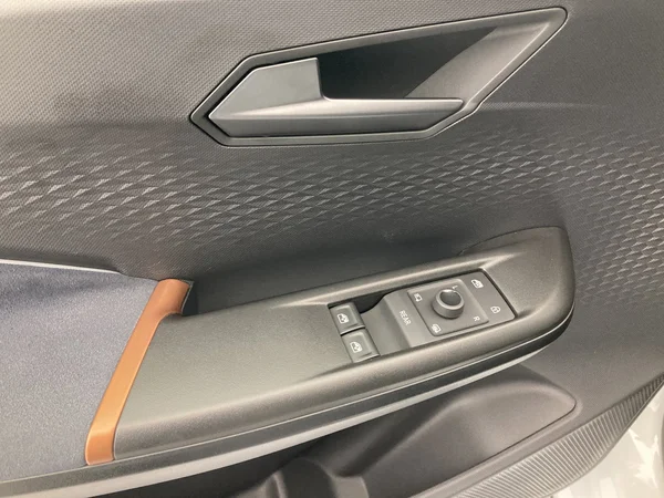 CUPRA Born (2022) — foto 14 van 32