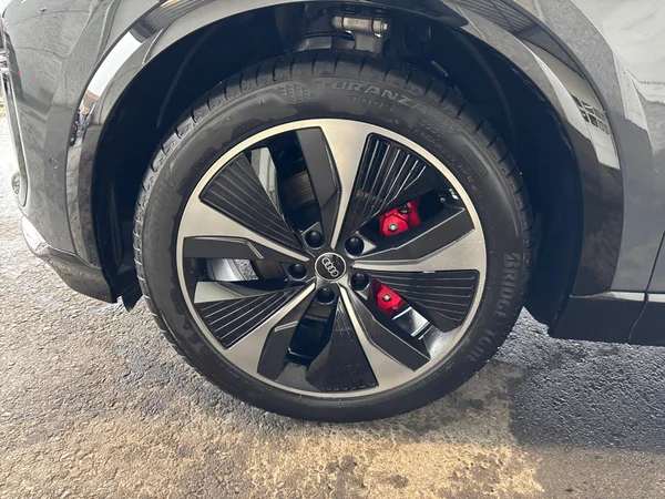 AUDI Q6 e-tron (2025) — foto 14 van 22