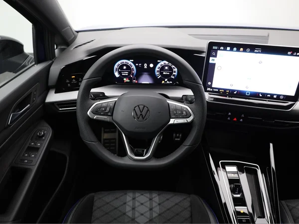 VOLKSWAGEN Golf VIII (2025) — foto 4 van 21