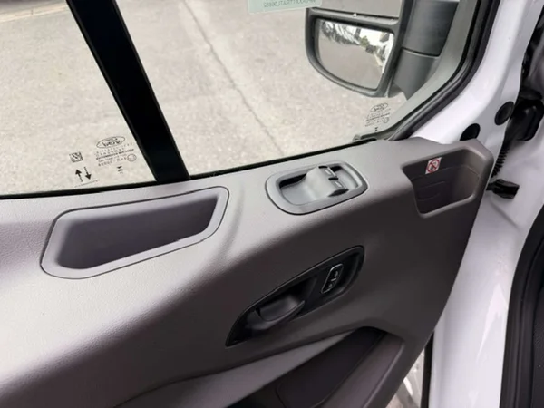 Ford Transit — foto 14 van 21