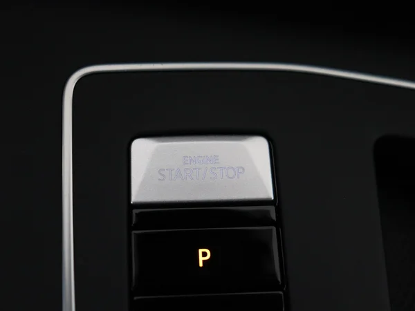 VOLKSWAGEN Golf (2024) — foto 16 van 28
