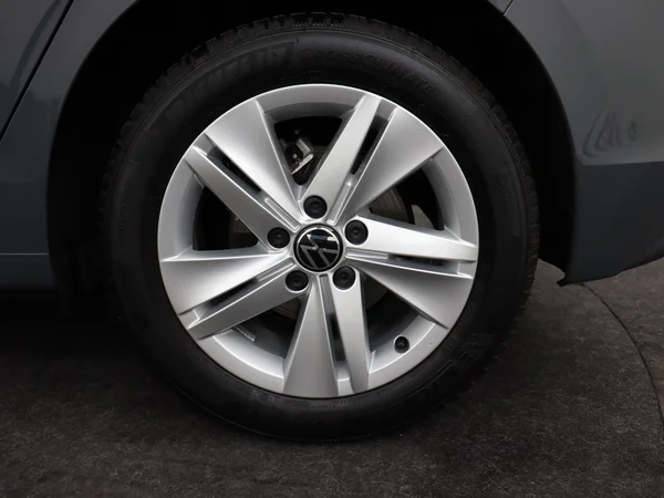 VOLKSWAGEN Golf (2024) — foto 7 van 26