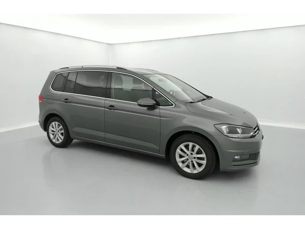 VOLKSWAGEN Touran (2019) — foto 36 van 36