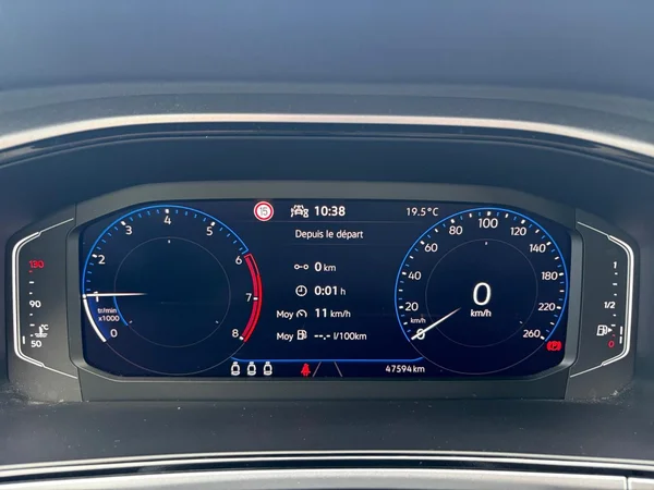 VOLKSWAGEN T-Roc (2023) — foto 6 van 24