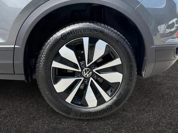 VOLKSWAGEN T-Roc (2025) — foto 16 van 20