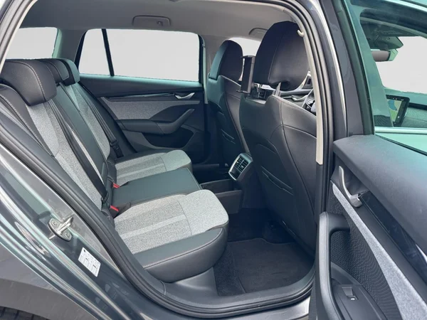SKODA Octavia Combi (2025) — foto 2 van 22