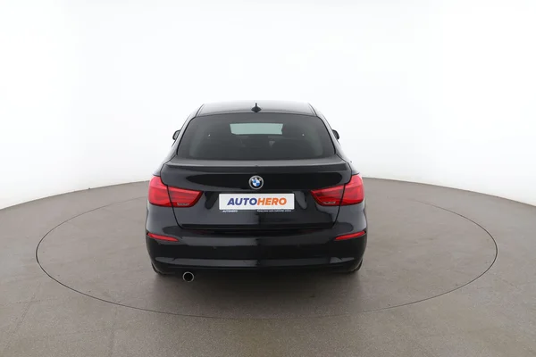 BMW 3-serie (2016) — foto 11 van 16