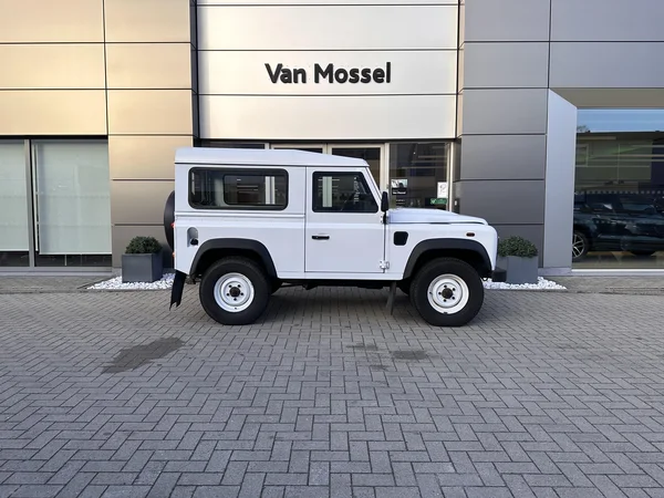 Land Rover Defender (2013) — foto 19 van 21