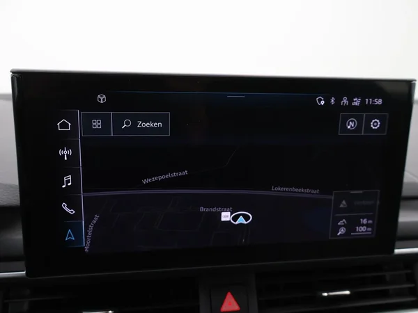 Audi A4 (2022) — foto 19 van 31