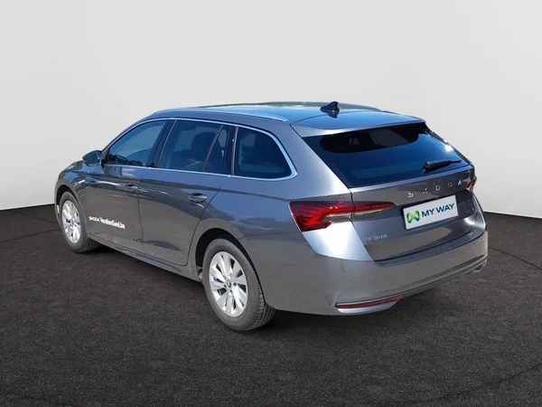 SKODA Octavia Combi (2025) — foto 12 van 23