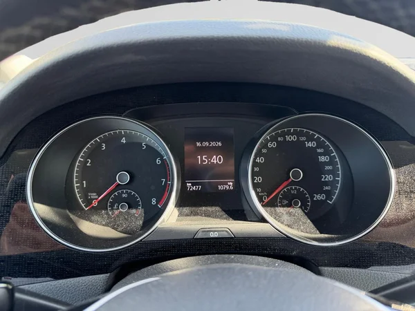 VOLKSWAGEN Golf Sportsvan (2017) — foto 20 van 20