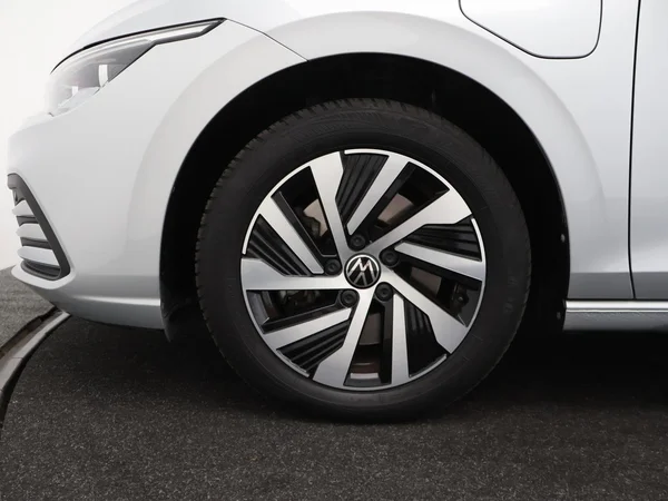 VOLKSWAGEN Golf VIII eHybrid (PHEV) (2022) — foto 7 van 24