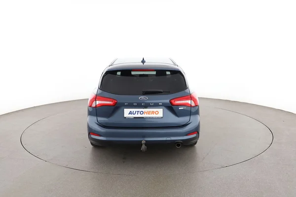 Ford Focus (2021) — foto 11 van 16