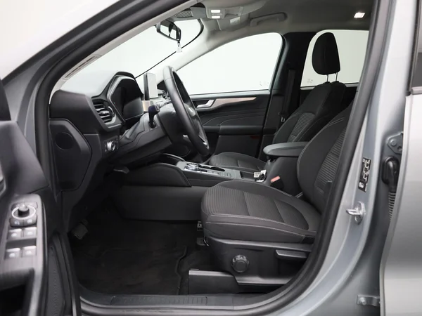 Ford Kuga (2023) — foto 3 van 42