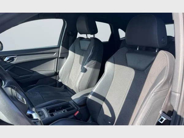 Audi Q3 Sportback (2022) — foto 2 van 29