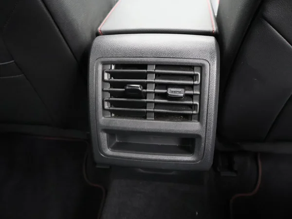 VOLKSWAGEN Golf VIII GTI (2021) — foto 18 van 30