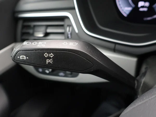 AUDI A4 Avant (2022) — foto 11 van 31